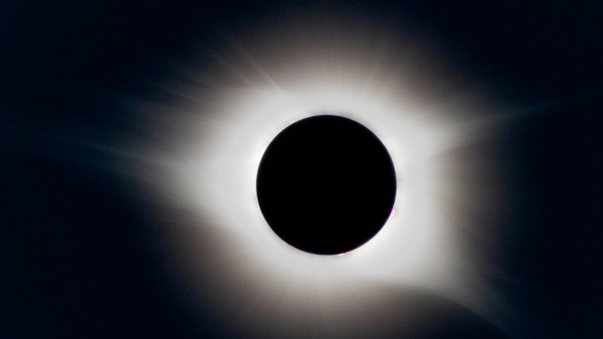 Total solar eclipse: the Moon covers the Sun and the corona glows around it